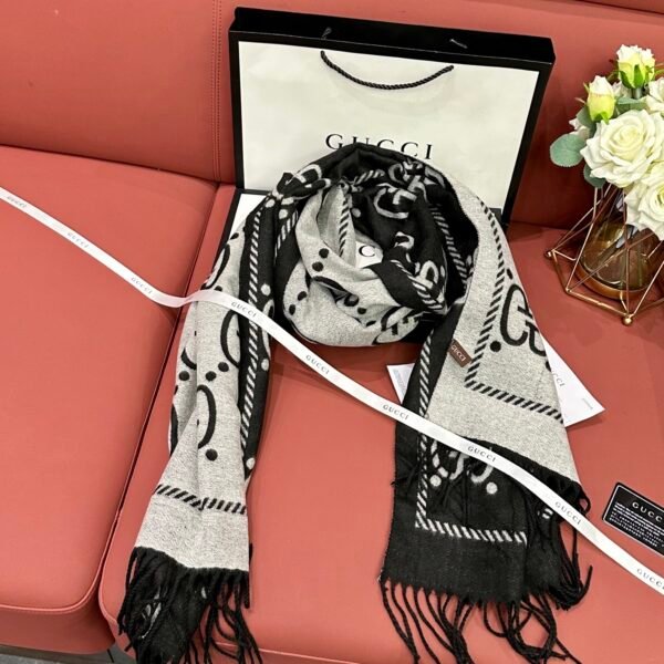 Gucci Luxury Ladies’ Winter Scarf