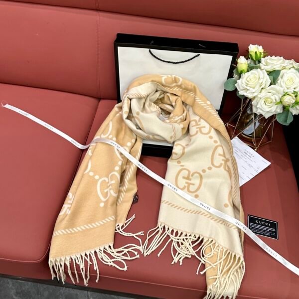 Gucci Luxury Ladies’ Winter Scarf
