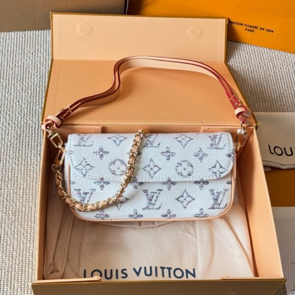 Louis Vuitton Wallet on Chain Ivy Bag