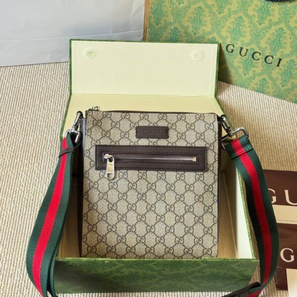 Gucci GG Supreme Canvas Messenger Bag