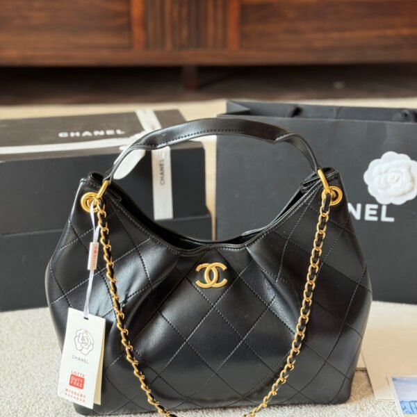 Chanel 25A Hobo Bag - Timeless Elegance